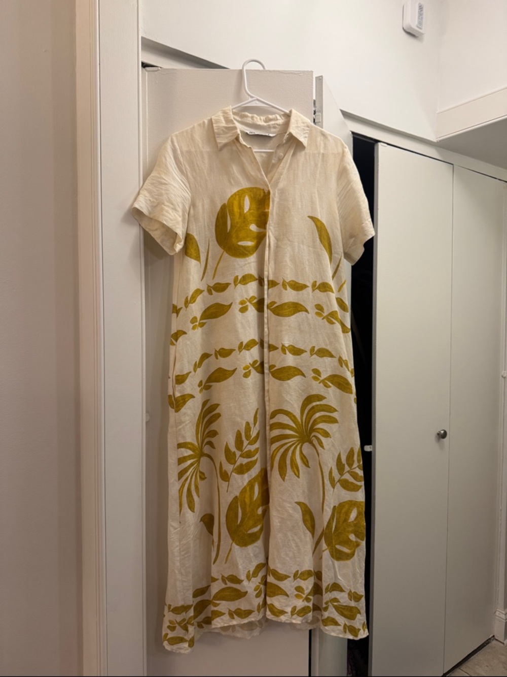 Zara Cream and Mustard Leaf-Print Short-Sleeve Button-Down Shirt Dress